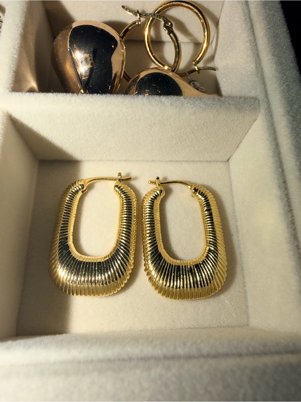 Gold Ribbed U-Shaped Hoop Earrings - Women Jewelry